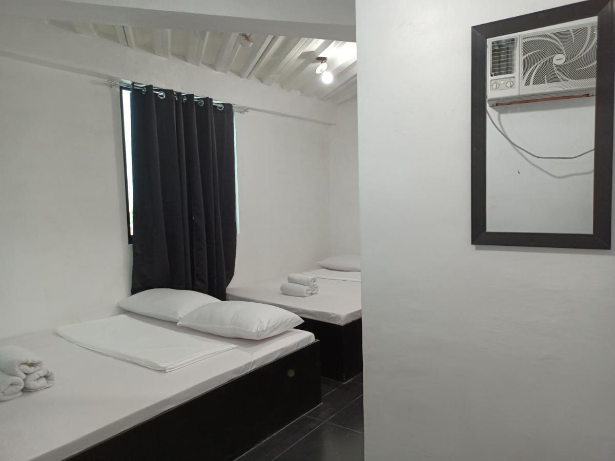 Ludy'S 2 Pension House Carles Екстер'єр фото