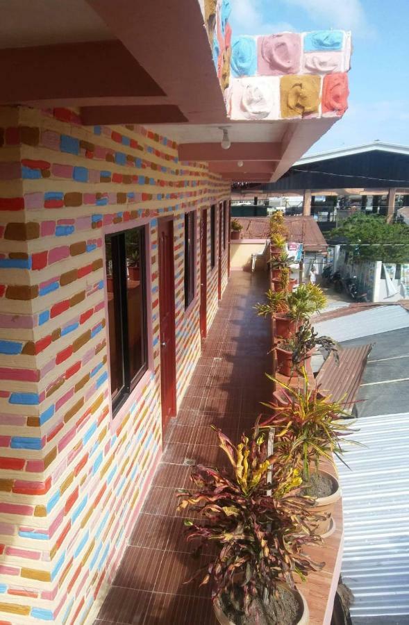 Ludy'S 2 Pension House Carles Екстер'єр фото